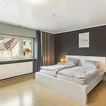 Felsenweg 아파트 *